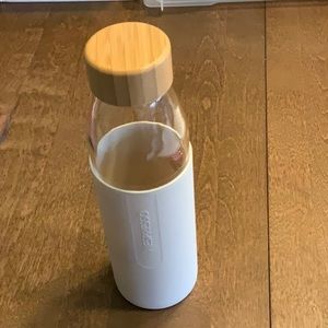 Nespresso Water Bottle - Cream sillicone sleeve - Never used